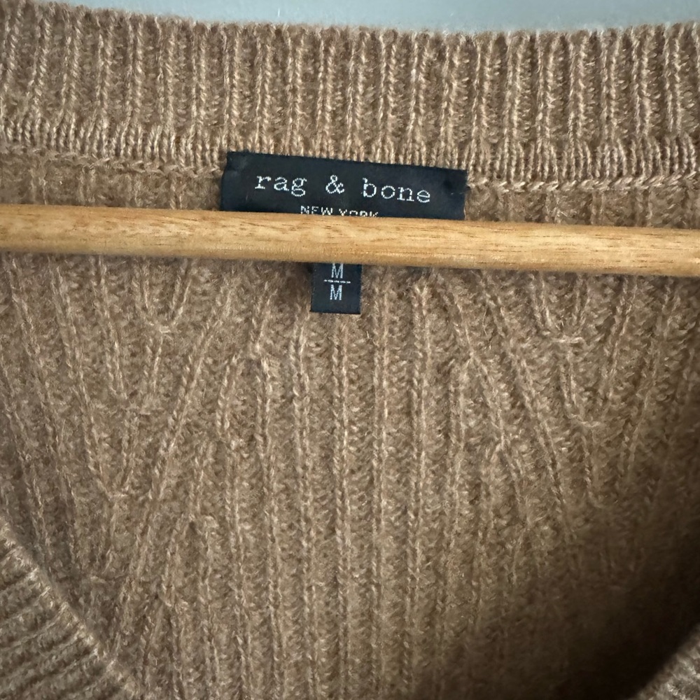 RAG & BONE
PIERCE CASHMERE VNECK SWEATER - Picture 10 of 11